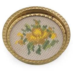 Suport pahar vintage din metal cu broderie florala galbena, 9cm