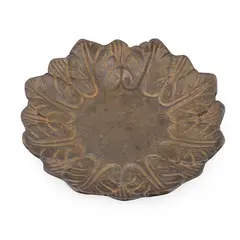 Farfurie decorativa vintage din alama, model floral in relief inchis la culoare, 13,5cm