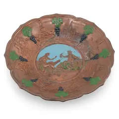 Farfurie decorativa vintage din cupru, model in relief cu scene mitologice, 16cm
