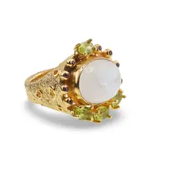 Inel din argint 925 placat cu aur 14k cu Piatra lunii centrala si Peridot cu Granat incrustate, marimea 58