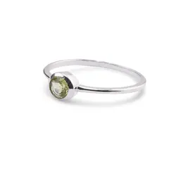 Inel din argint 925 subtire cu Peridot incrustat, marimea 54 - montura rotunda