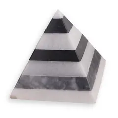 Piramida slefuita din Marmura, negru cu alb - 8cm