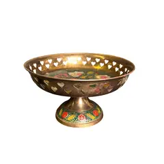 Decoratiune vintage din alama fructiera cu flori gravate pe fundal verde - 12,5cm