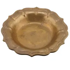 Farfurie vintage din alama cu design floral embosat, 24cm