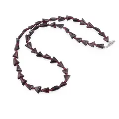 Colier Granat triunghi 6-8mm si discuri fatetate 2mm