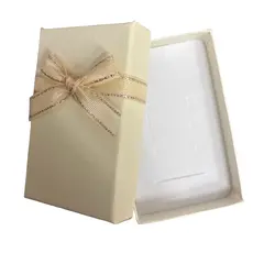 Cutie pentru cadou dreptunghiulara crem diverse modele, 8x5cm