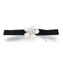 Choker model floare sidef alb si perle, 30cm
