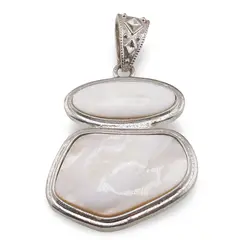 Pandantiv Sidef alb cu montura argintie, 70x45mm