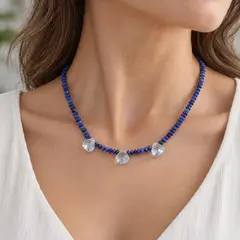 Colier Lapis lazuli diamond cut 4mm si briolete din Topaz cu argint 925 – imagine de prezentare în context