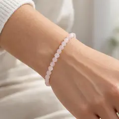 Bratara cuart roz 4mm – imagine de prezentare în context
