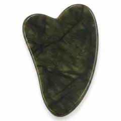 Piatra Gua Sha din Jad pentru masaj - 7cm – produs pe fundal alb