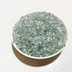 Cristale chips din piatra lunii, forme neregulate de 7-9 mm, punga de 100 g