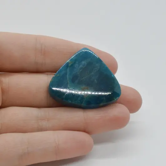 Cabochon Apatit 35x30x6mm C7