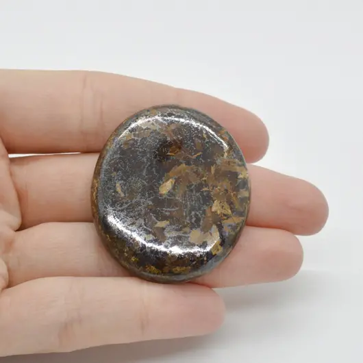 Cabochon Bronzit 41x35x6mm C59