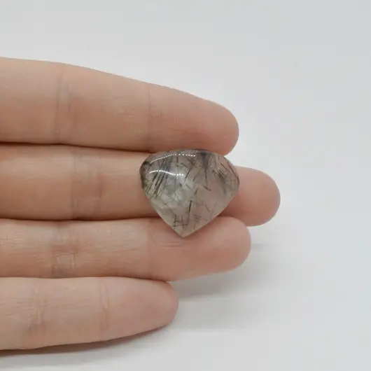 Cabochon Cuart Turmalinat 23x20x6mm C105