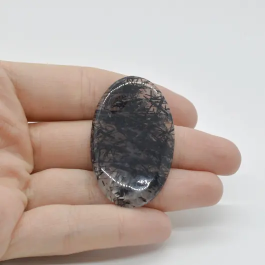 Cabochon Cuart Turmalinat 46x27x4mm C31