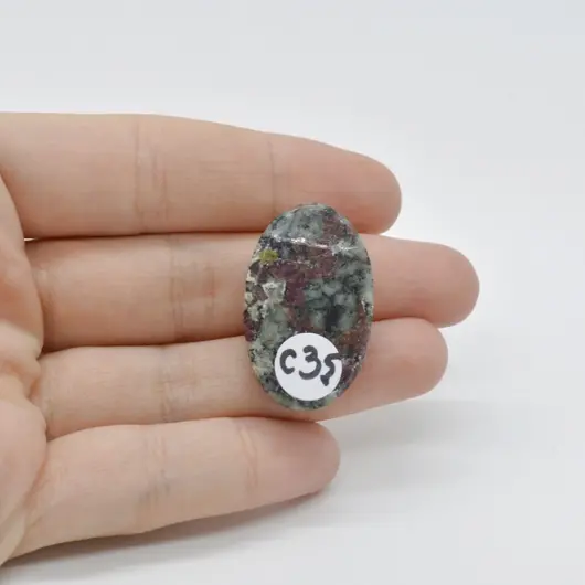 Cabochon Eudialit 31x19x7mm C35, imagine 2
