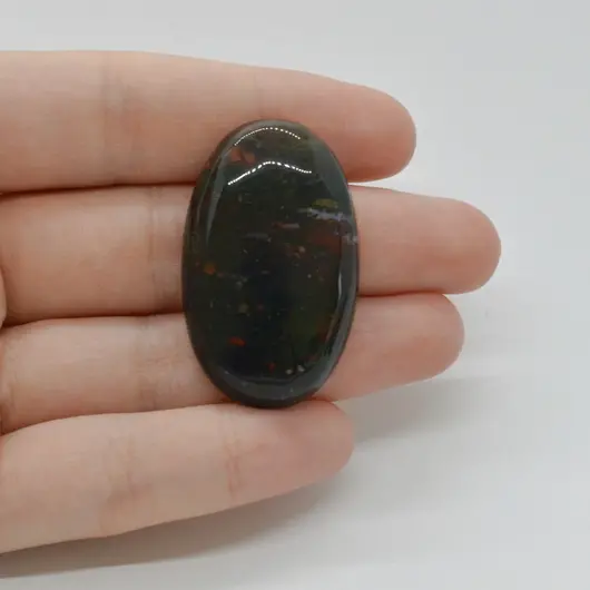 Cabochon Heliotrop 39x24x7mm C71