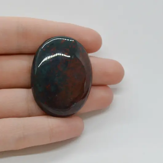 Cabochon Heliotrop 41x31x7mm C13