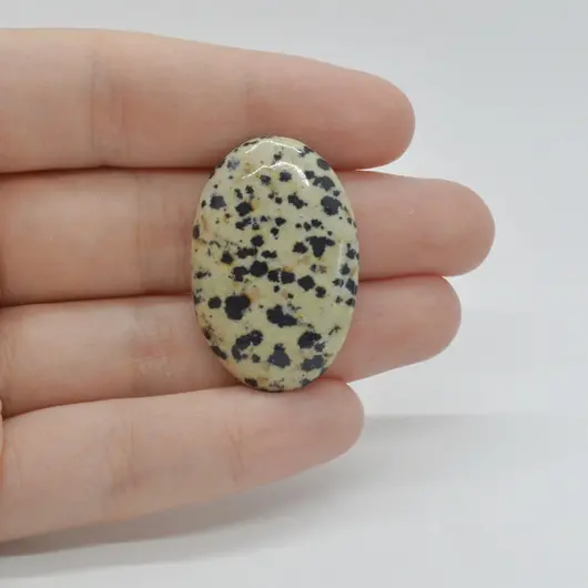 Cabochon Jasp Dalmatian 33x22x6mm C91