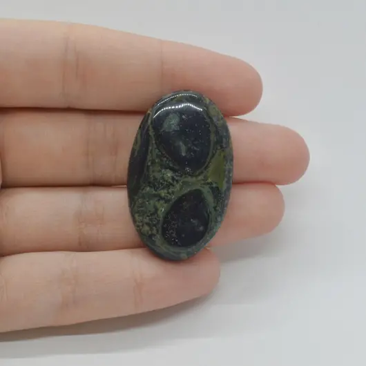 Cabochon Jasp Kambaba 37x23x6mm C110