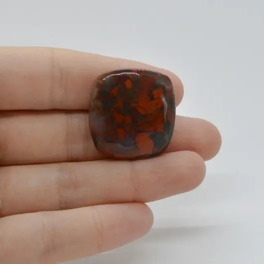 Cabochon Jasp Rosu 27x26x7mm C80