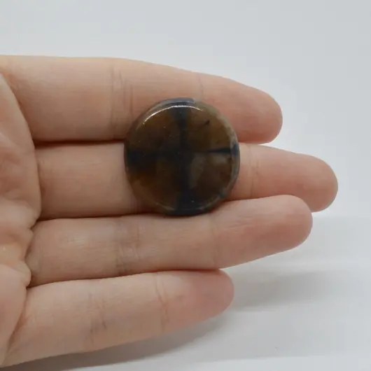 Cabochon Kiastolit 26x26x6mm C9