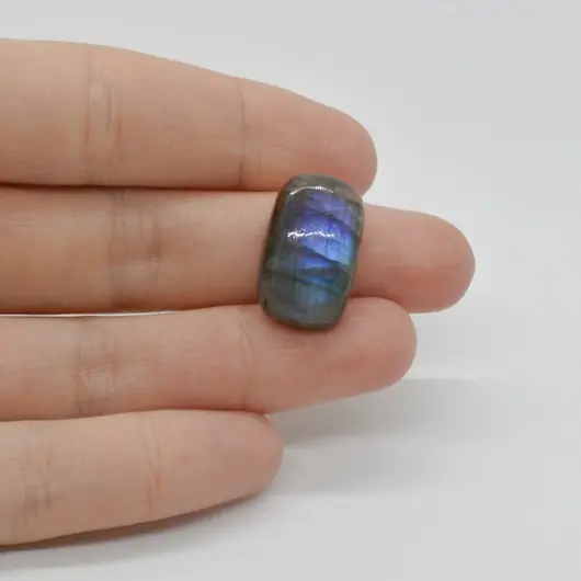 Cabochon Labradorit Albastru 20x12x7mm C300