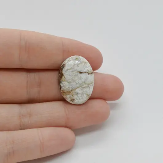 Cabochon Magnezit 23x17x6mm C30