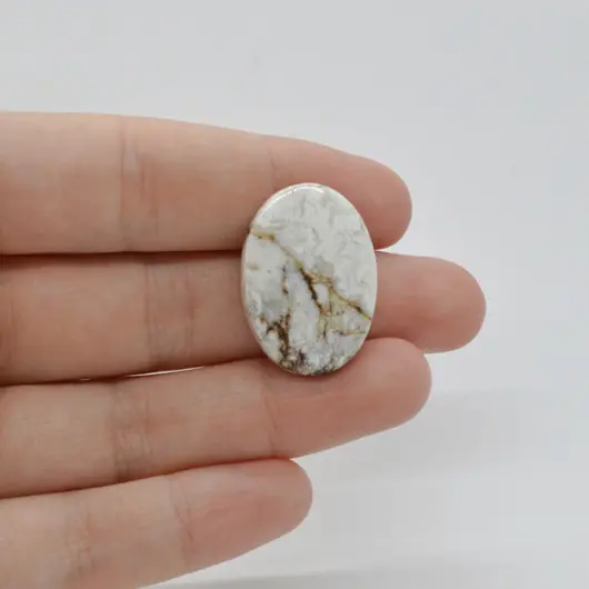 Cabochon Magnezit 26x18x4mm C66