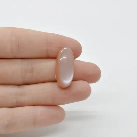 Cabochon Piatra lunii piersica 25x11x8mm C108