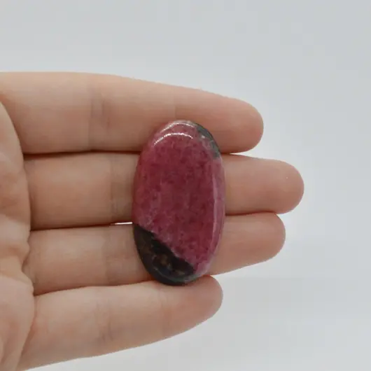 Cabochon Rodonit 38x22x6mm C29