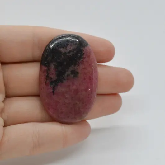 Cabochon Rodonit 46x30x6mm C5