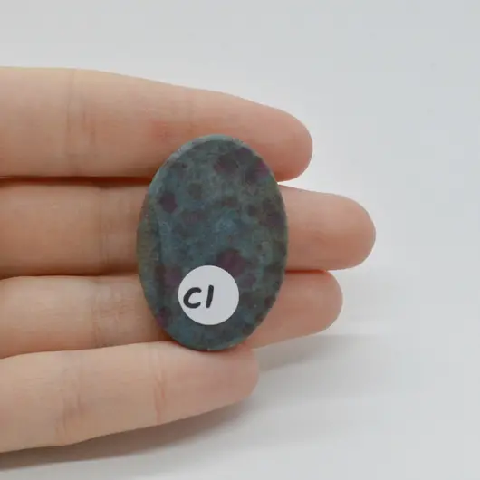 Cabochon Rubin in kianit 37x26x6mm C1, imagine 2