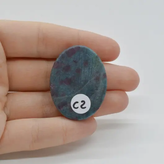 Cabochon Rubin in kianit 38x29x6mm C2, imagine 2