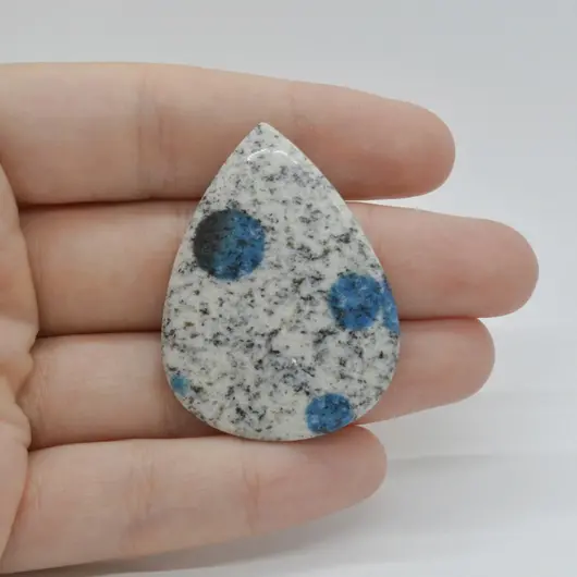Cabochon K2 42x32x5mm C61