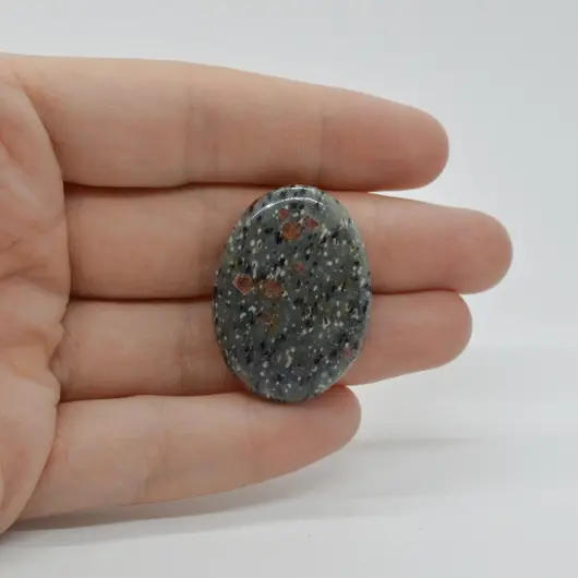 Cabochon Hornblend 32x24x5mm C32