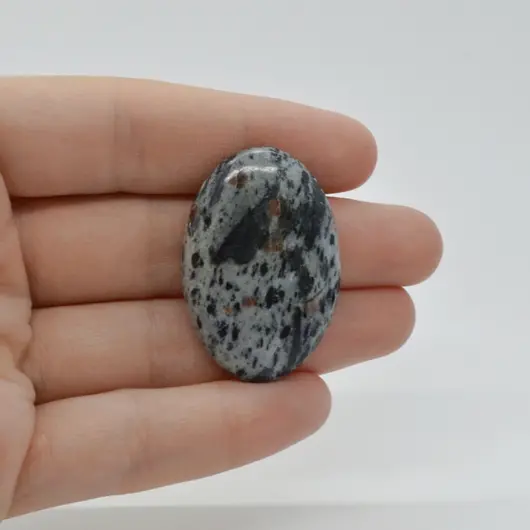 Cabochon Hornblend 37x25x6mm C33