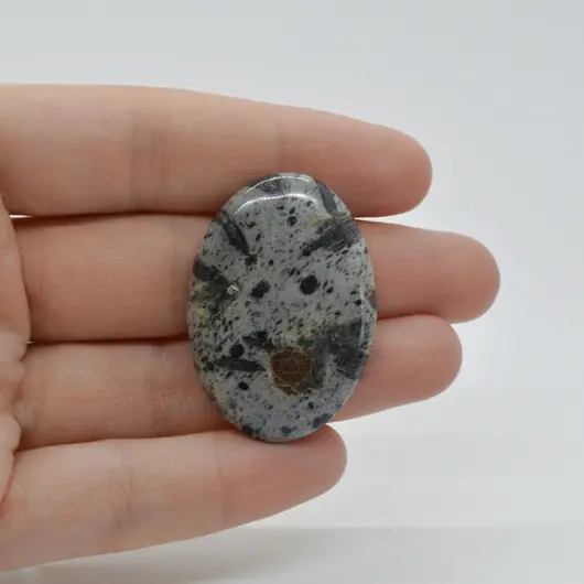 Cabochon Hornblend 38x27x6mm C29