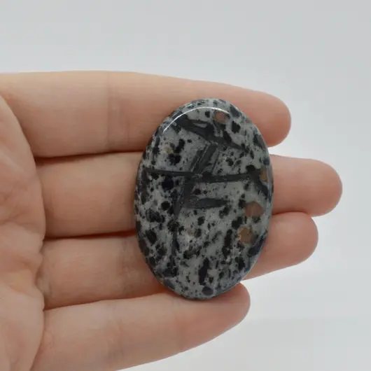 Cabochon Hornblend 45x31x5mm C34