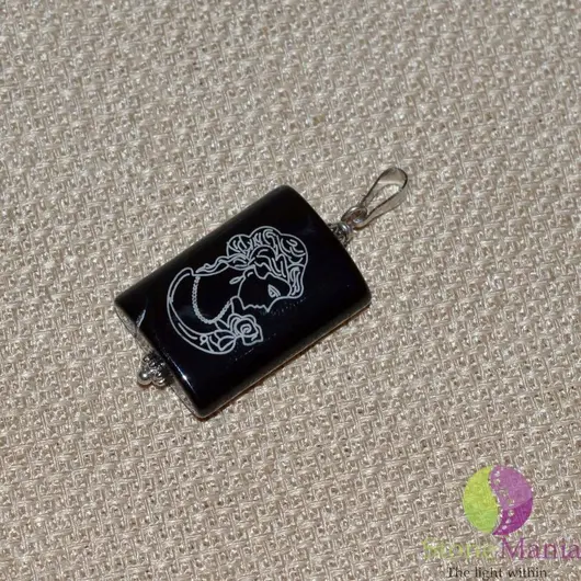 Pandantiv onix cu camee 25x18mm