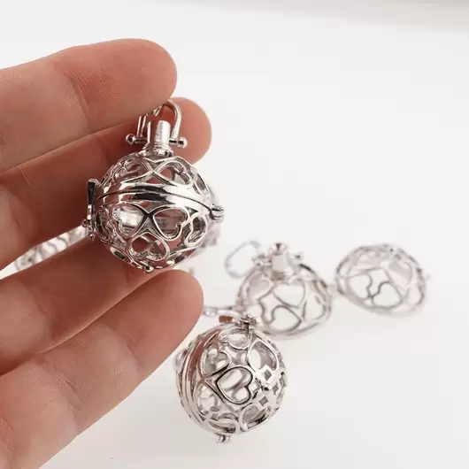 Suport pentru cristale argintiu model rotund cu inimioare, 30mm, imagine 4