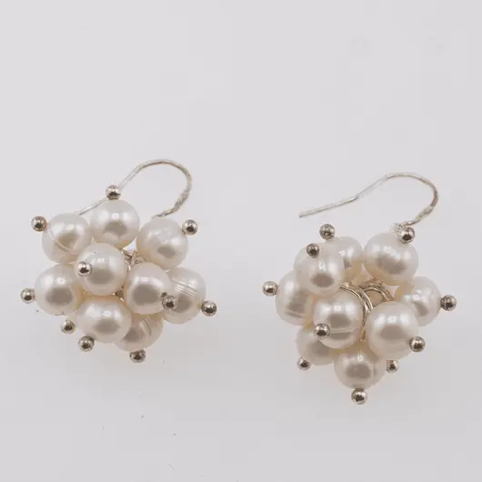 Cercei cu agatatoare handmade perle de cultura albe