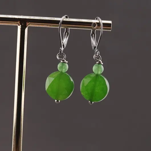 Cercei cu agatatoare cuart verde, banut fatetat de 12mm si sfera de 4mm, imagine 2