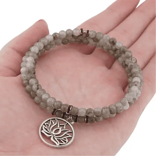 Bratara tripla ajustabila cu cristale naturale Labradorit sfere 4mm cu charm floare de lotus argintiu, imagine 4