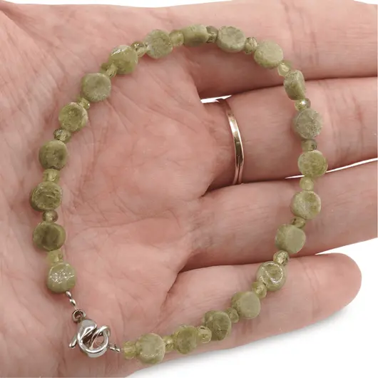 Bratara cristale naturale Granat verde banuti 6mm si discuri fatetate 3mm, imagine 3