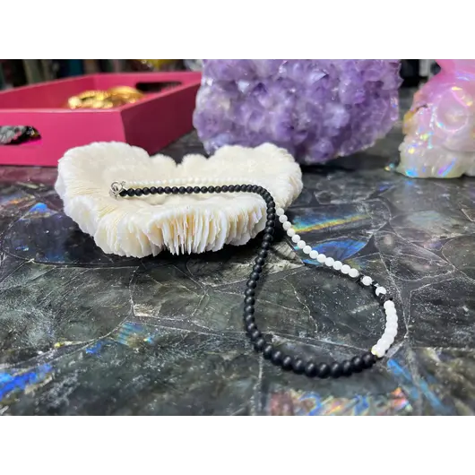Colier Onix negru mat, Coral alb si stelute din Hematit argintiu, 4-6mm, imagine 7