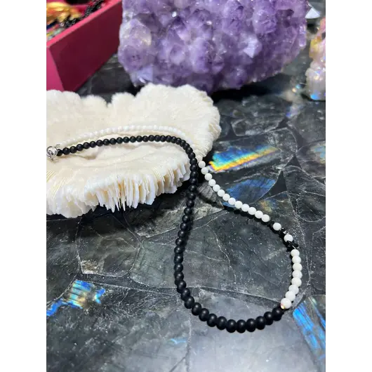 Colier Onix negru mat, Coral alb si stelute din Hematit argintiu, 4-6mm, imagine 8