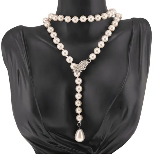 Colier reglabil cu Perle de Mallorca crem si accesoriu pana argintie, 8mm
