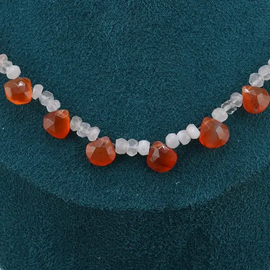 Colier Cornalina briolete 8mm si Piatra lunii alba discuri fatetate 4mm, imagine 3